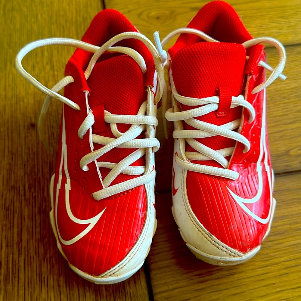 Nike Vapor baseball shoes for kids
